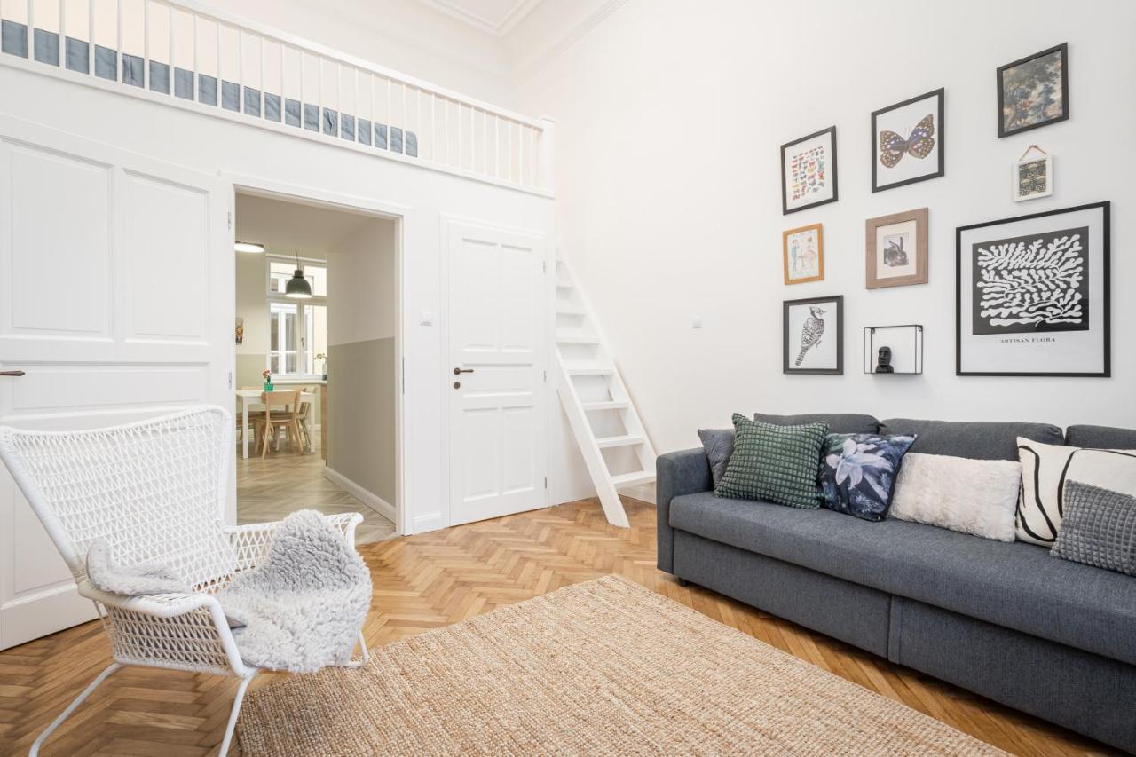 Atmos Glare Apartment Budapest Bagian luar foto