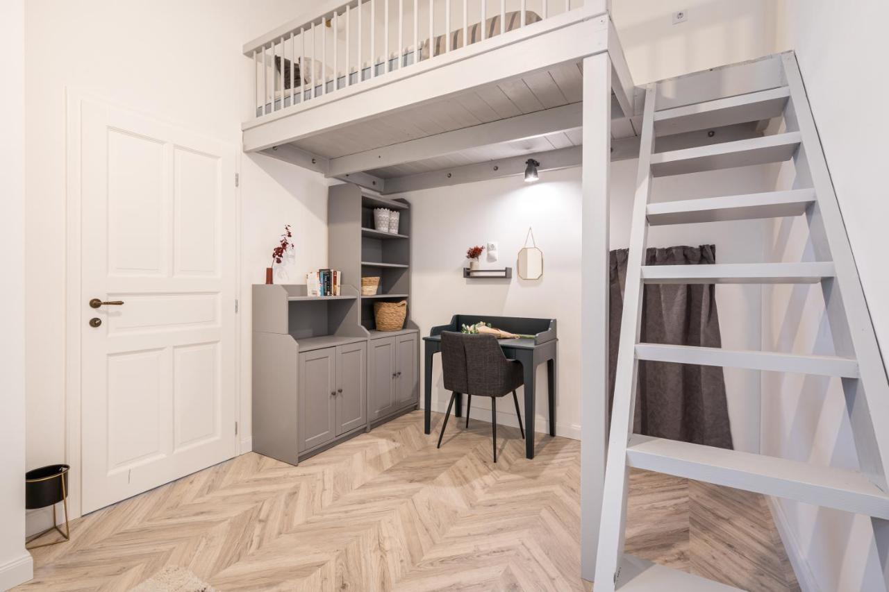 Atmos Glare Apartment Budapest Bagian luar foto
