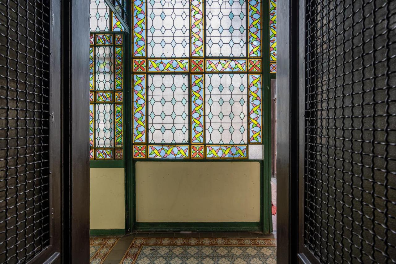 Atmos Glare Apartment Budapest Bagian luar foto